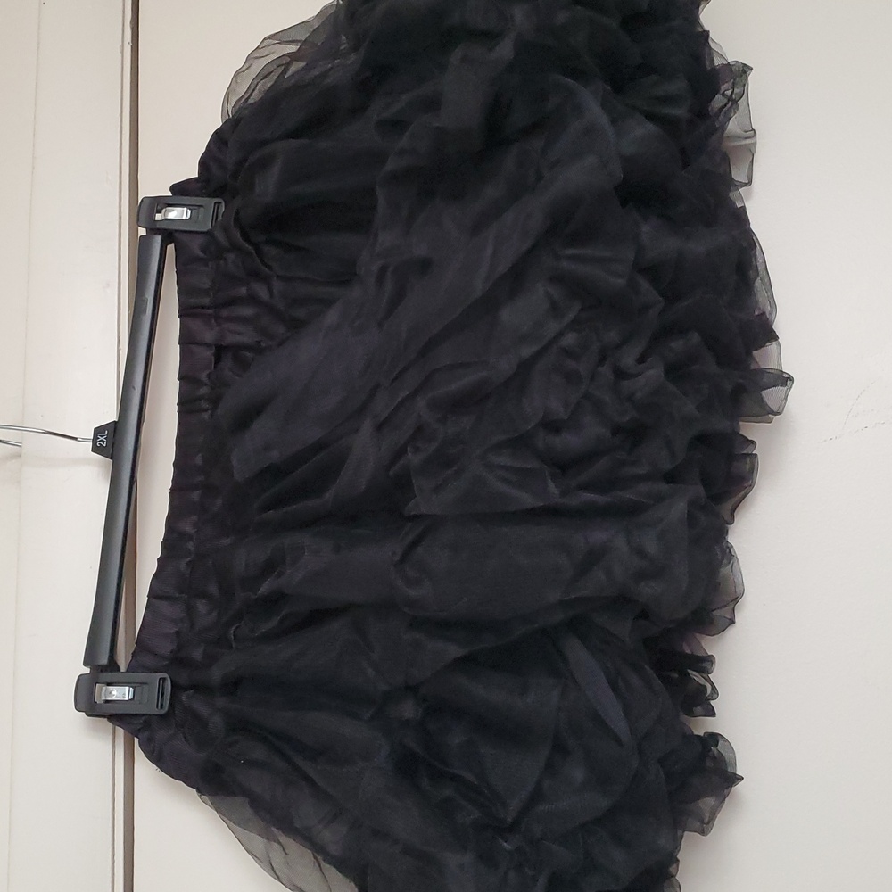 Leg Avenue's Elegant Black Layered  Tulle Petticoat Skirt - Picture 3 of 15